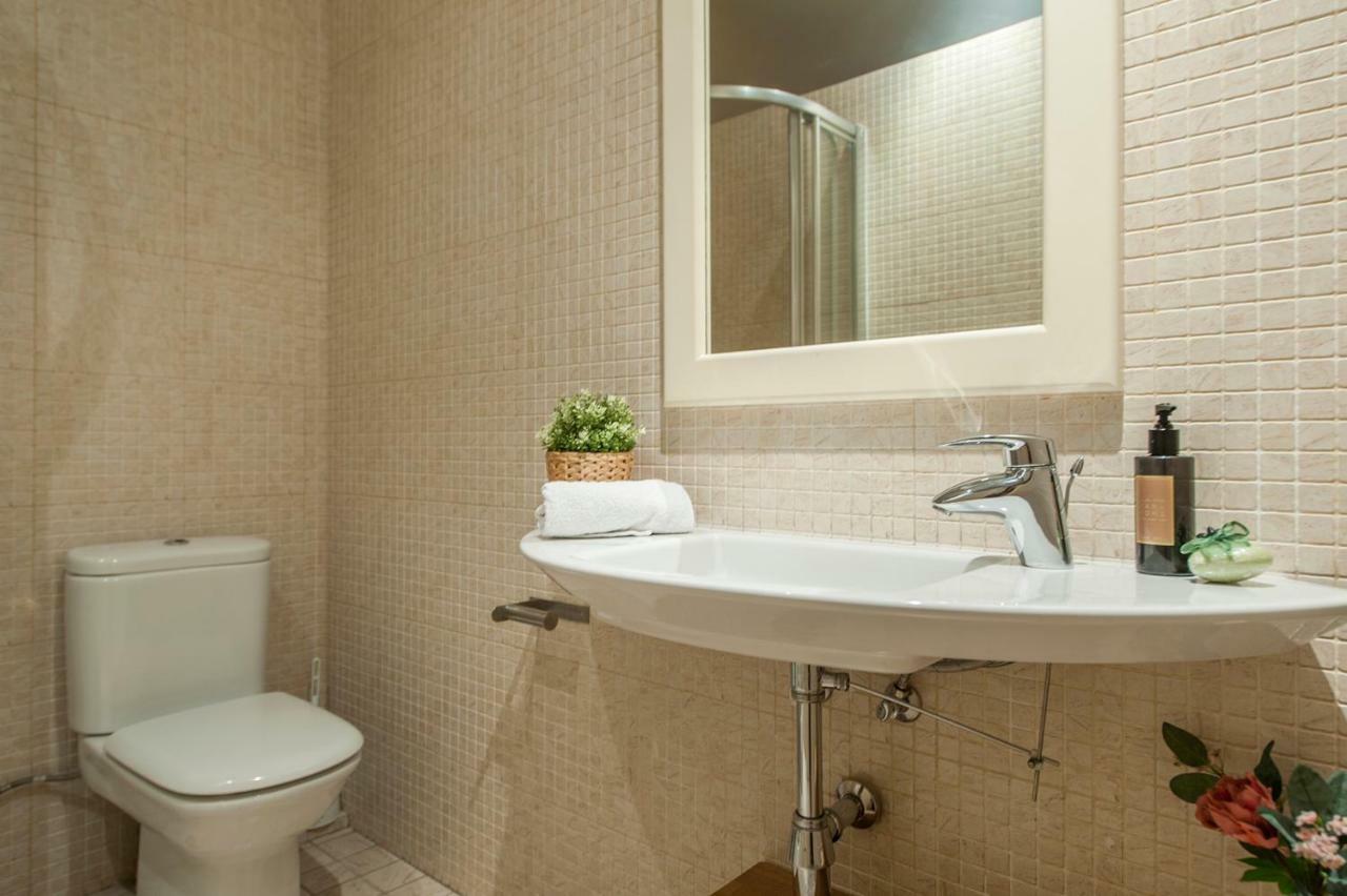 Cinema Exclusive - Sol II Collection - Elevenhost Apartment Madrid Luaran gambar